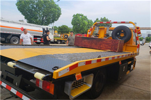 三门附近拖车电话号码服务